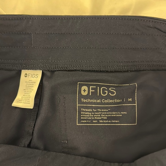 Figs- Zamora Jogger Scrub Pants - Picture 4 of 5